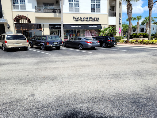 Walk On Water ~ A Unique Boutique With Purpose, 1140 Townpark Ave # 1250, Lake Mary, FL 32746, USA, 