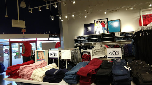 Clothing Store «Gap Outlet», reviews and photos, 1001 N Arney Rd, Woodburn, OR 97071, USA