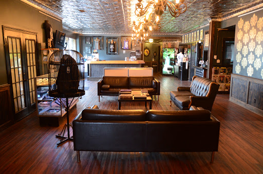 Tattoo Shop «No Egrets Tattoo Studios», reviews and photos, 1128 College St, Clarksville, TN 37040, USA