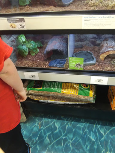 Pet Supply Store «Petco Animal Supplies», reviews and photos, 1970 S Robert St, West St Paul, MN 55118, USA