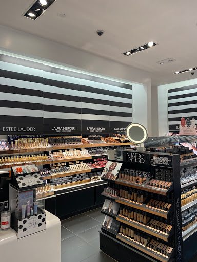 Cosmetics Store «SEPHORA», reviews and photos, 1 Garden State Plaza Blvd, Paramus, NJ 07652, USA