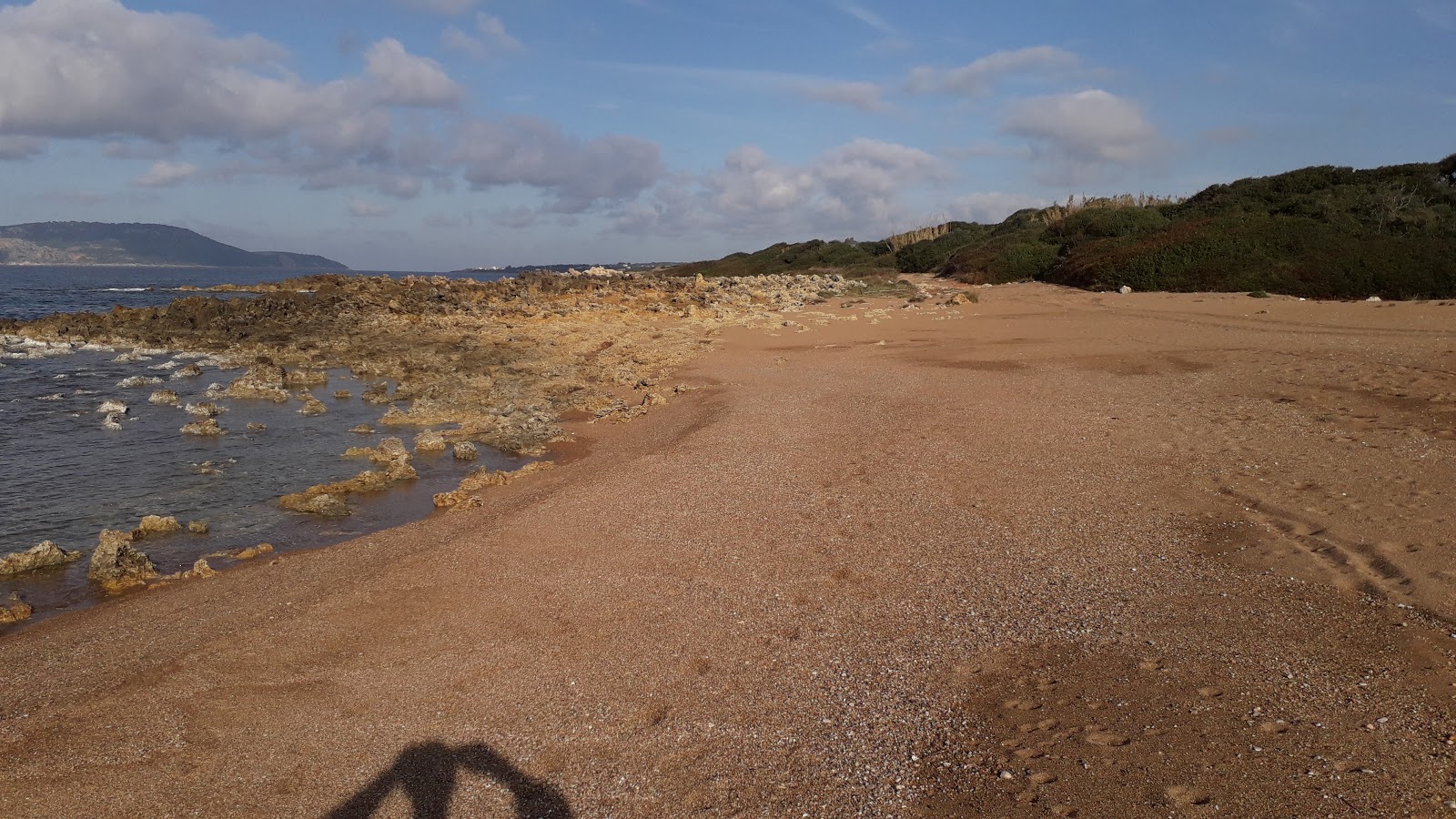 Photo de Pigadia beach avec l'eau cristalline de surface