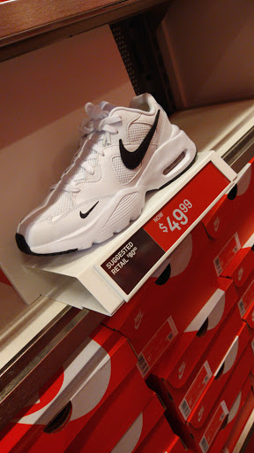 Clothing Store «Nike Factory Store», reviews and photos, 5900 Sugarloaf Pkwy #528, Lawrenceville, GA 30043, USA