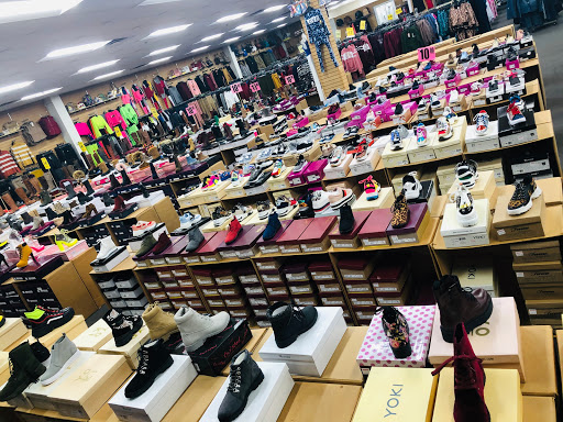 Gussini Fashion & Shoes, 3443 Laurel Fort Meade Rd, Laurel, MD 20724, USA, 
