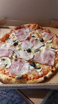 Photos du propriétaire du Pizzeria PIZZA LES UCHANES à Aups - n°15