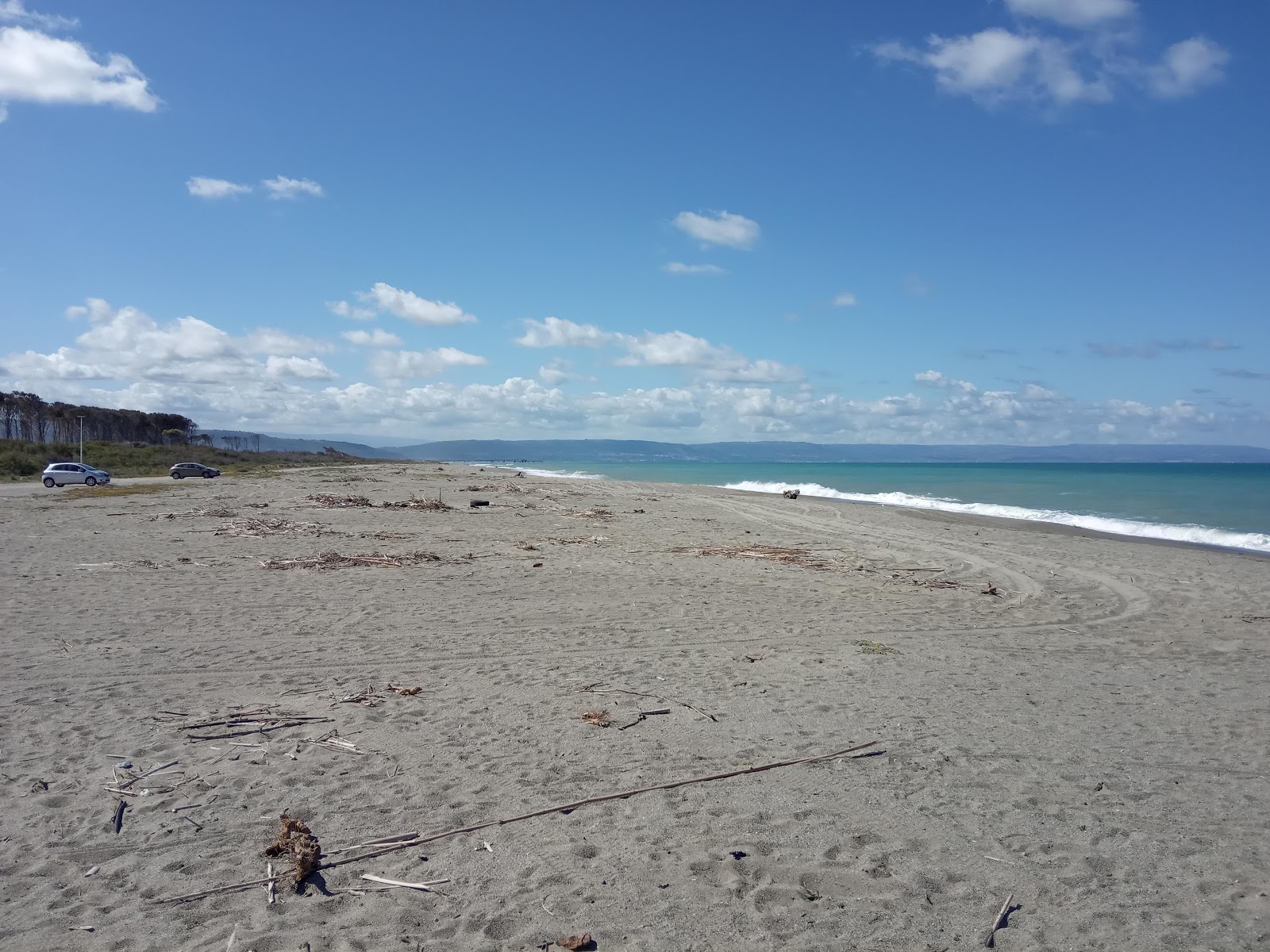 Foto von Ginepri Beach mit lange, gerade küste