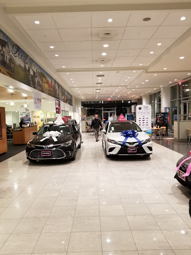 Toyota Dealer «AutoNation Toyota Leesburg», reviews and photos, 1 Cardinal Park Dr SE, Leesburg, VA 20175, USA