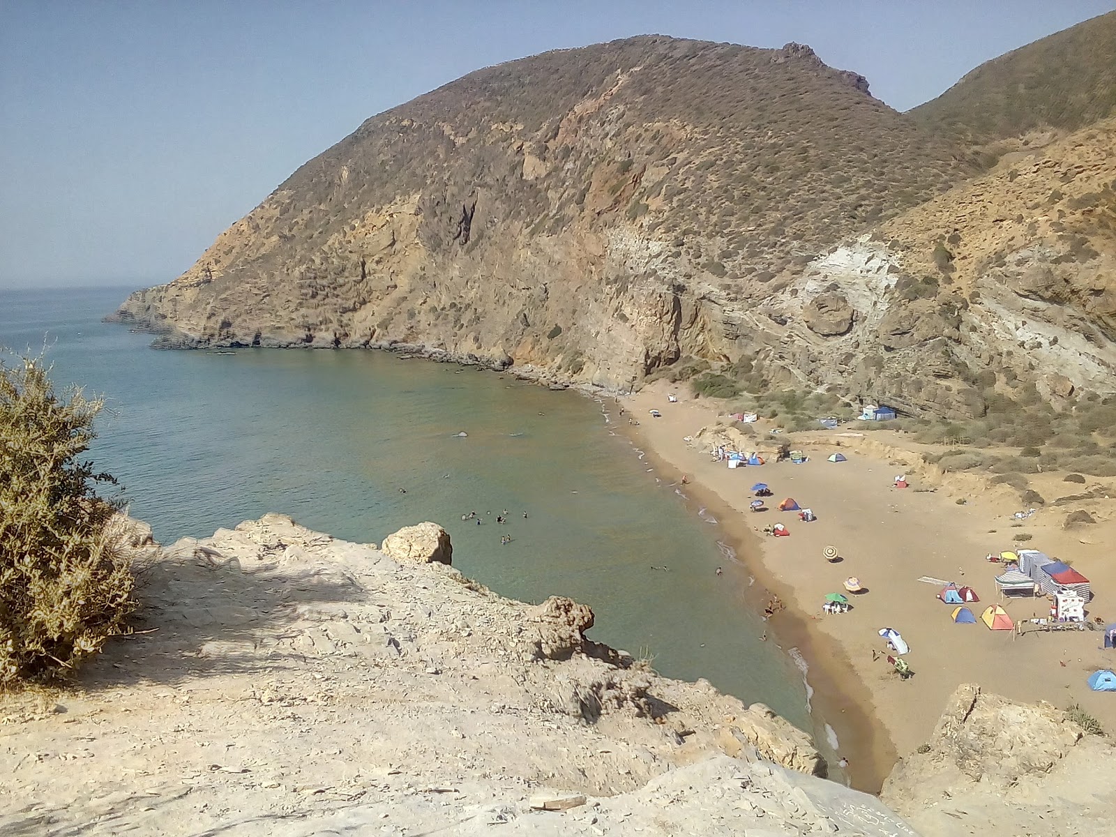 Plage Hafer Djmel'in fotoğrafı küçük koy ile birlikte