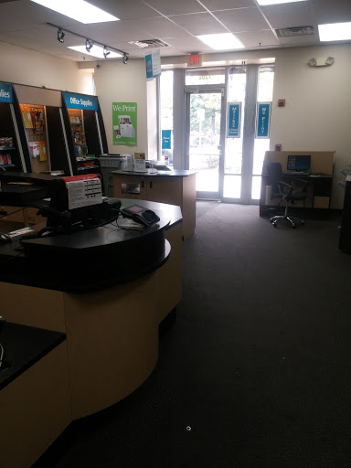 Shipping and Mailing Service «The UPS Store», reviews and photos, 1380 Monroe St NW, Washington, DC 20010, USA