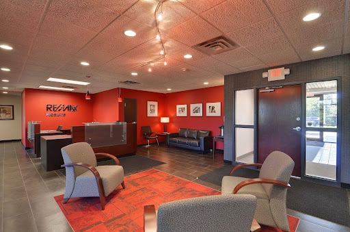 Real Estate Agency «RE/MAX Results», reviews and photos, 480 County Hwy 96 #200, Shoreview, MN 55126, USA