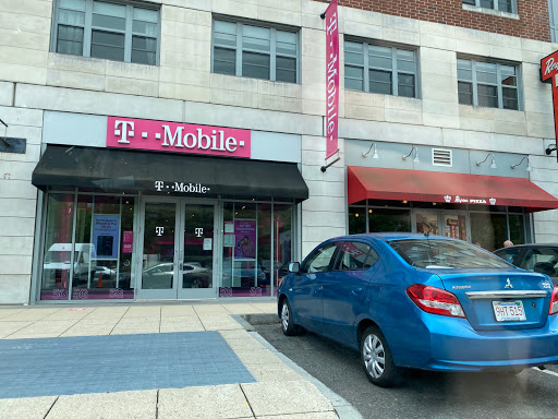 Cell Phone Store «T-Mobile», reviews and photos, 21 Revere Beach Pkwy, Medford, MA 02155, USA