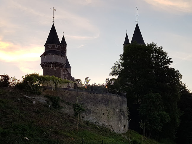 Parkeerplaats Château Faulx les Tombes