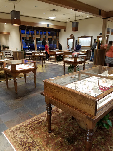 Jewelry Store «James Avery Jewelry», reviews and photos, 740 Kingwood Dr, Kingwood, TX 77339, USA
