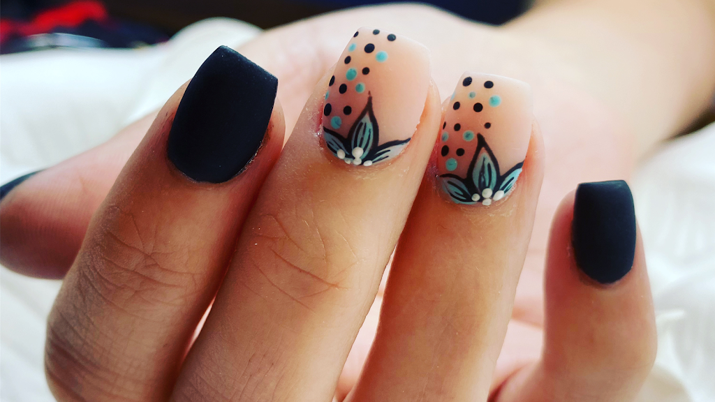 Mehl Nail Studio 32043