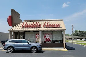 Huddle House image