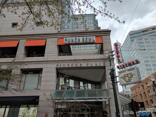 Movie Theater «Regal Cinemas Pioneer Place 6», reviews and photos, 340 SW Morrison St, Portland, OR 97204, USA