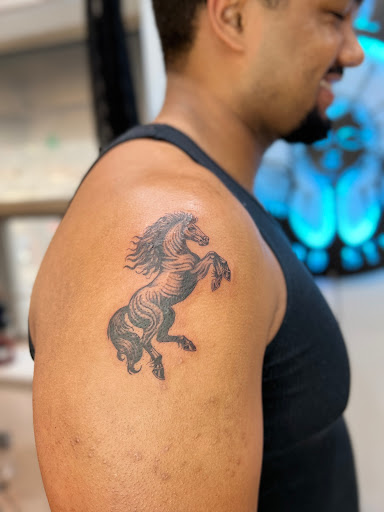 Explore fine line finger tattoo ideas, creative tattoo ideas in Bethesda, available at Angeles Tattoo Studio