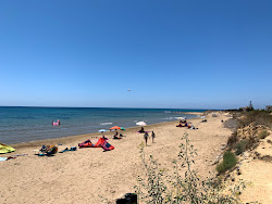 Spiaggia di Puzziteddu'in fotoğrafı düz ve uzun ile birlikte