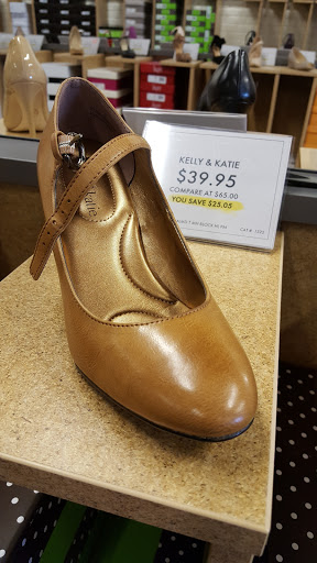 Shoe Store «DSW Designer Shoe Warehouse», reviews and photos, 11500 Burleigh St., Wauwatosa, WI 53222, USA