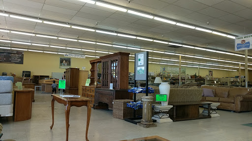 Thrift Store «TC Resale & Donation Thrift Store», reviews and photos, 5050 SE 82nd Ave, Portland, OR 97266, USA