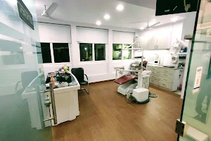 Dental plus Shalimar bagh image