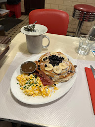 Photo n°45 de Breakfast in America à Paris ()