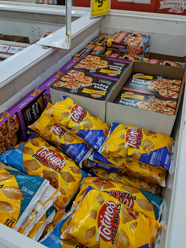 Grocery Store «Save-A-Lot», reviews and photos, 661 E 24th St #810, Holland, MI 49423, USA