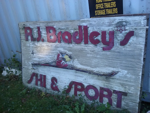 Ski Shop «R J Bradley Ski & Bike», reviews and photos, 312 Great Rd, Littleton, MA 01460, USA