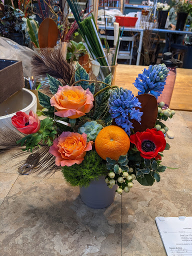 Florist «Sidelines Custom Floral Designs, Inc», reviews and photos, 511 E 135th St, Kansas City, MO 64145, USA