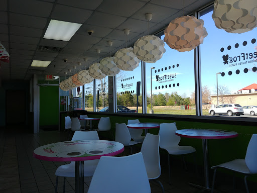 Frozen Yogurt Shop «sweetFrog Premium Frozen Yogurt», reviews and photos, 10040 Sliding Hill Rd, Ashland, VA 23005, USA