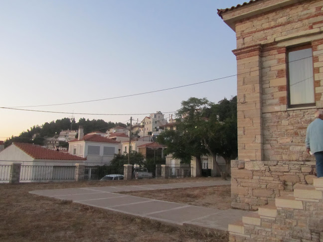 Opinii despre Δημοτικό Σχολείο Πλατάνου Σάμου în Πάτρα - Σχολείο