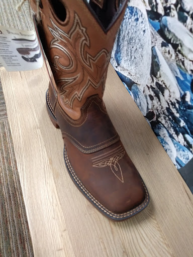 Shoe Store «Hibbett Sports», reviews and photos, 106 Shane Dr #80, Glasgow, KY 42141, USA