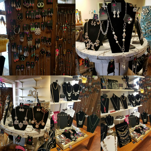 Consignment Shop «Brand Used Thrift And Consignment Shop», reviews and photos, 157 Dolson Ave, Middletown, NY 10940, USA