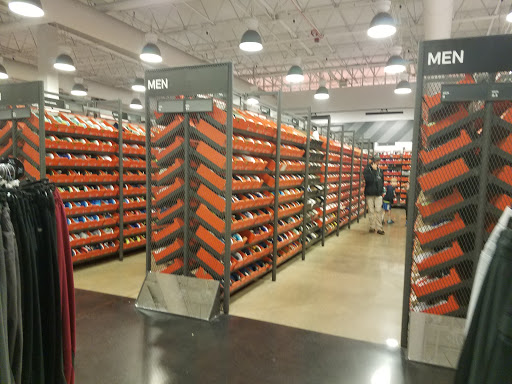 Sporting Goods Store «Nike Factory Store», reviews and photos, 6170 Grand Ave #569, Gurnee, IL 60031, USA