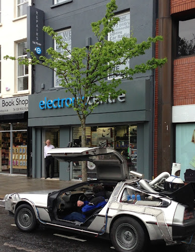 Comments and reviews of Electronic Centre Sound & Light