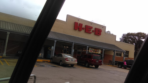 Grocery Store «H-E-B Grocery», reviews and photos, 2424 N 16th St, Orange, TX 77630, USA