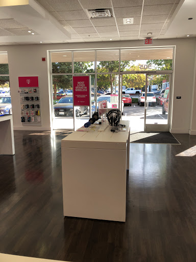 Cell Phone Store «T-Mobile», reviews and photos, 505 E Hamilton Ave, Campbell, CA 95008, USA