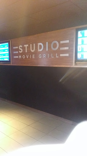 Movie Theater «Studio Movie Grill», reviews and photos, 2880 Holcomb Bridge Rd, Alpharetta, GA 30022, USA