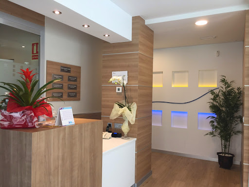 Información y opiniones sobre Clínica Dental Mónica Valenzuela S.L.U. de León