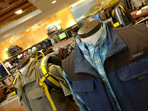 Shopping Mall «Queenstown Premium Outlets», reviews and photos, 441 Outlet Center Dr, Queenstown, MD 21658, USA