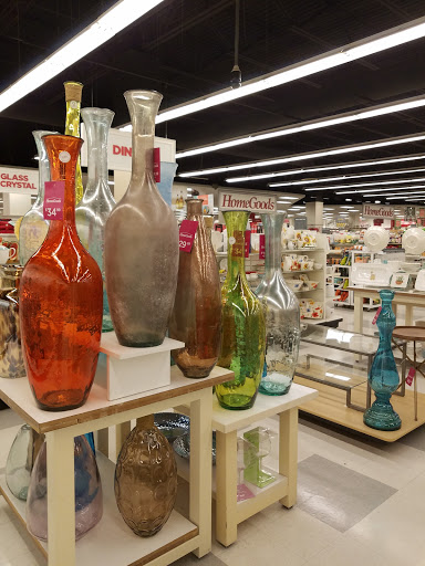 Department Store «T.J. Maxx & HomeGoods», reviews and photos, 7 Neponset St, Worcester, MA 01606, USA