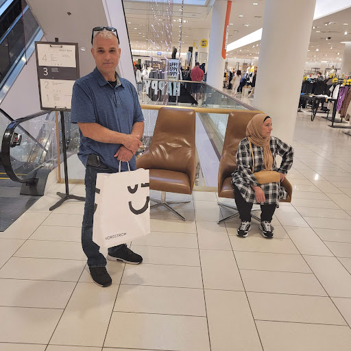 Department Store «Nordstrom Rack Chicago Avenue», reviews and photos, 101 E Chicago Ave, Chicago, IL 60611, USA