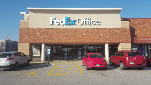 Print Shop «FedEx Office Print & Ship Center», reviews and photos, 6631 N Illinois St, Fairview Heights, IL 62208, USA