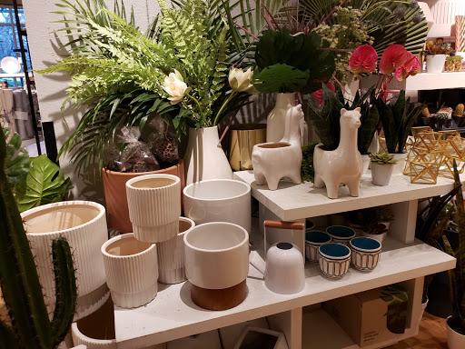 Furniture Store «west elm», reviews and photos, 2201 Westlake Ave Ste 100, Seattle, WA 98121, USA