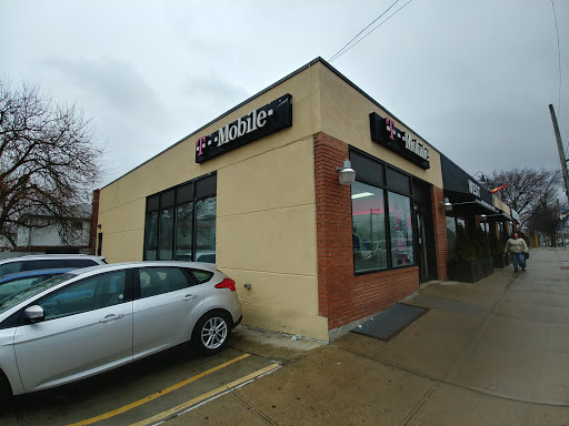 Cell Phone Store «T-Mobile», reviews and photos, 133-26 Springfield Blvd, Springfield Gardens, NY 11413, USA