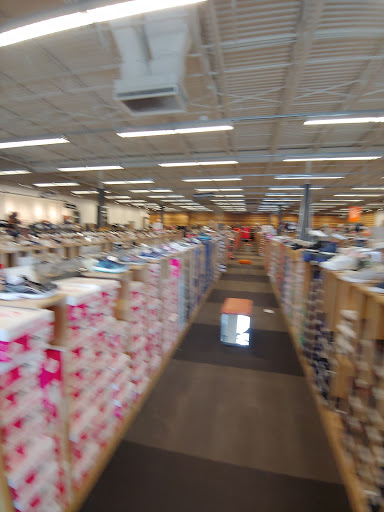 Shoe Store «DSW Designer Shoe Warehouse», reviews and photos, 24570 Dulles Landing Dr #120, Dulles, VA 20166, USA
