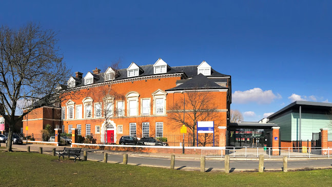 Reviews of Plumstead Manor School in London - School