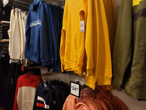 Clothing Store «Gap Outlet», reviews and photos, 7000 Arundel Mills Cir, Hanover, MD 21076, USA