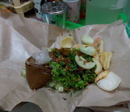 Tahu Gimbal Dan Gado Gado \