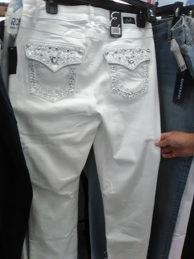 Clothing Store «Ross Dress for Less», reviews and photos, 909 N Landing Way, Renton, WA 98057, USA